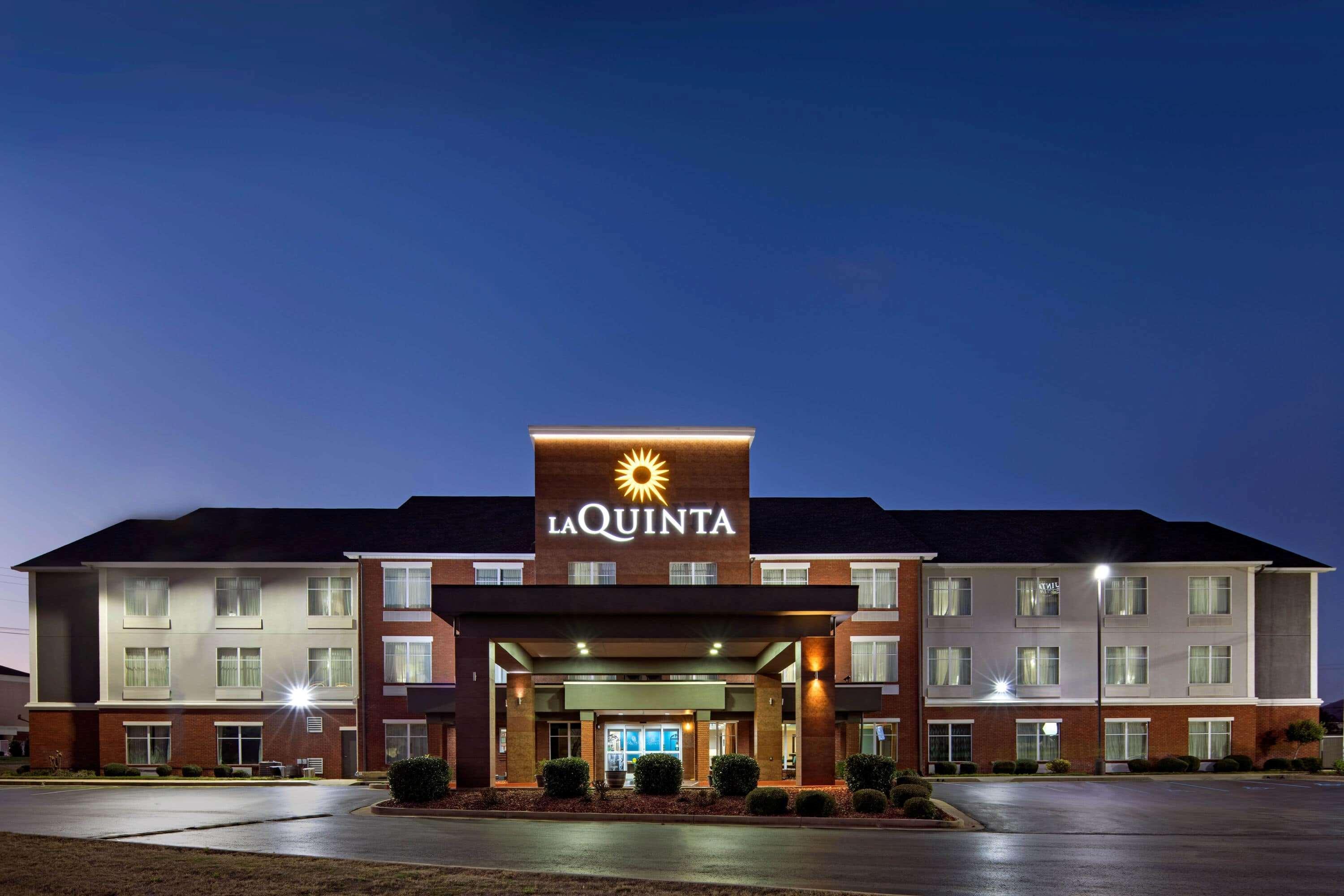 La Quinta By Wyndham Oxford - Anniston Hotel Exterior photo